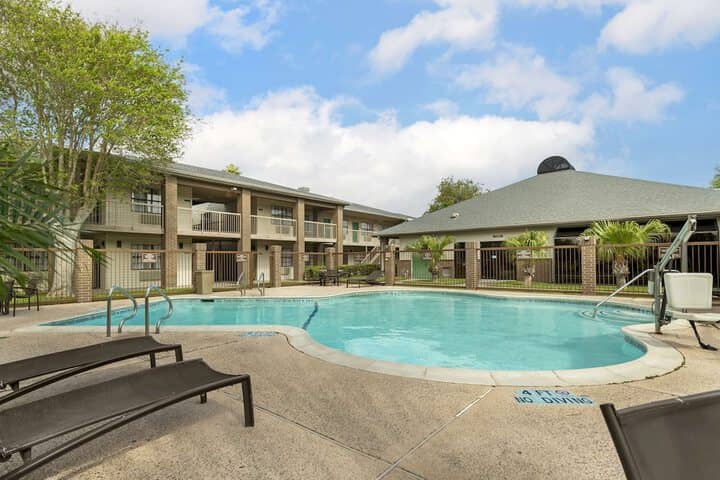 Pool 20 of 26